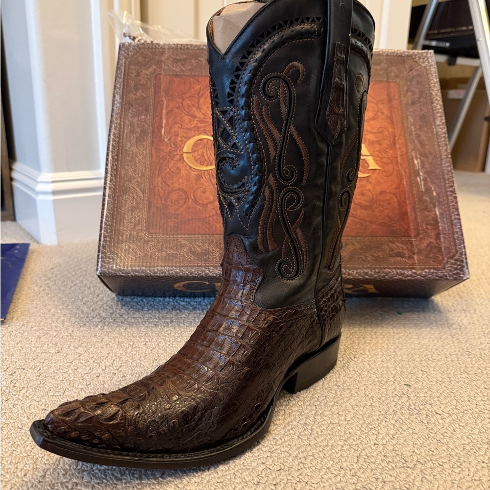 Elegant Dark Brown Western Cowboy Boots